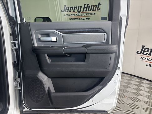 Used 2022 RAM 2500 Big Horn w/ Cold Weather Group image 24