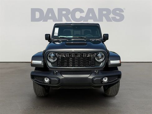 New 2025 Jeep Gladiator Sport image 2