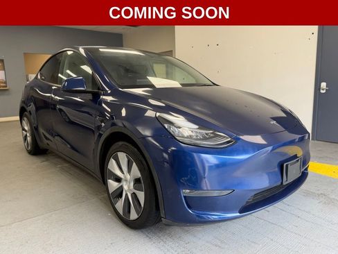 Used 2022 Tesla Model Y Long Range image 5