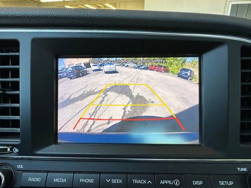 Used 2018 Hyundai Elantra SE w/ SE Connectivity Package 04 FWD image 5