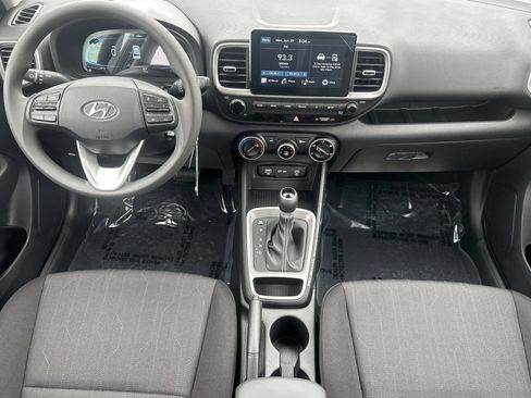 Used 2026 Hyundai Venue SE FWD image 12