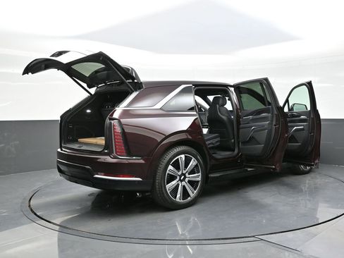 New 2026 Cadillac Escalade IQ Luxury 1 image 30