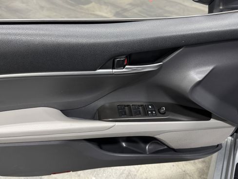 Used 2022 Toyota Camry LE image 7