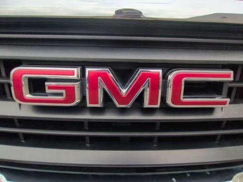 Used 2022 GMC Terrain SLE w/ Driver Convenience Package image 30
