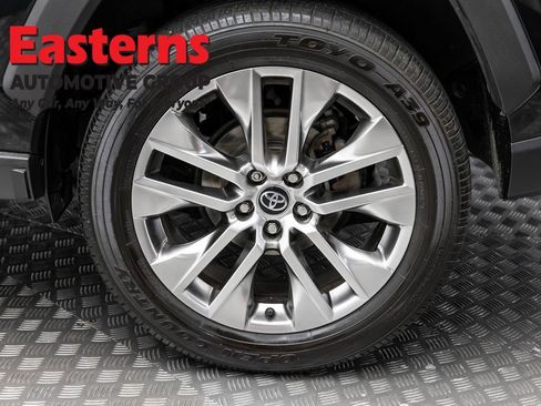 Used 2020 Toyota RAV4 XLE Premium AWD/4WD image 8