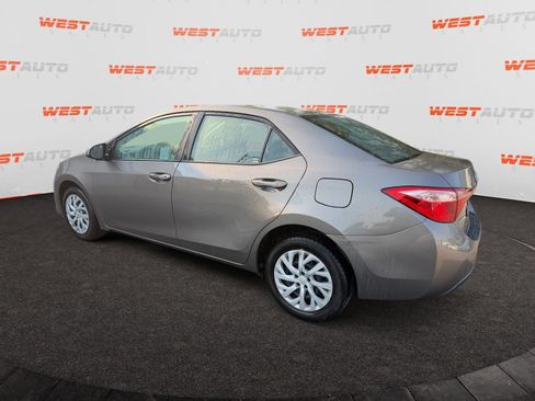 Used 2017 Toyota Corolla LE w/ Carpet Mat Package (TMS) FWD image 3