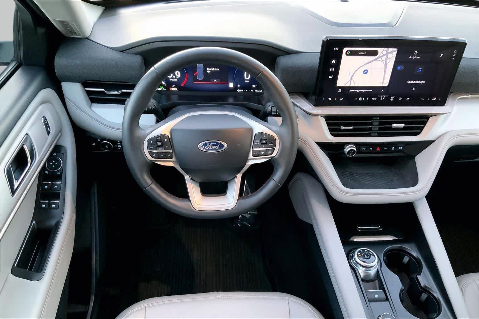 Certified 2025 Ford Explorer Active w/ Active Comfort Package RWD image 6