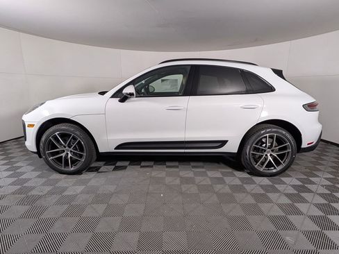 New 2026 Porsche Macan image 2