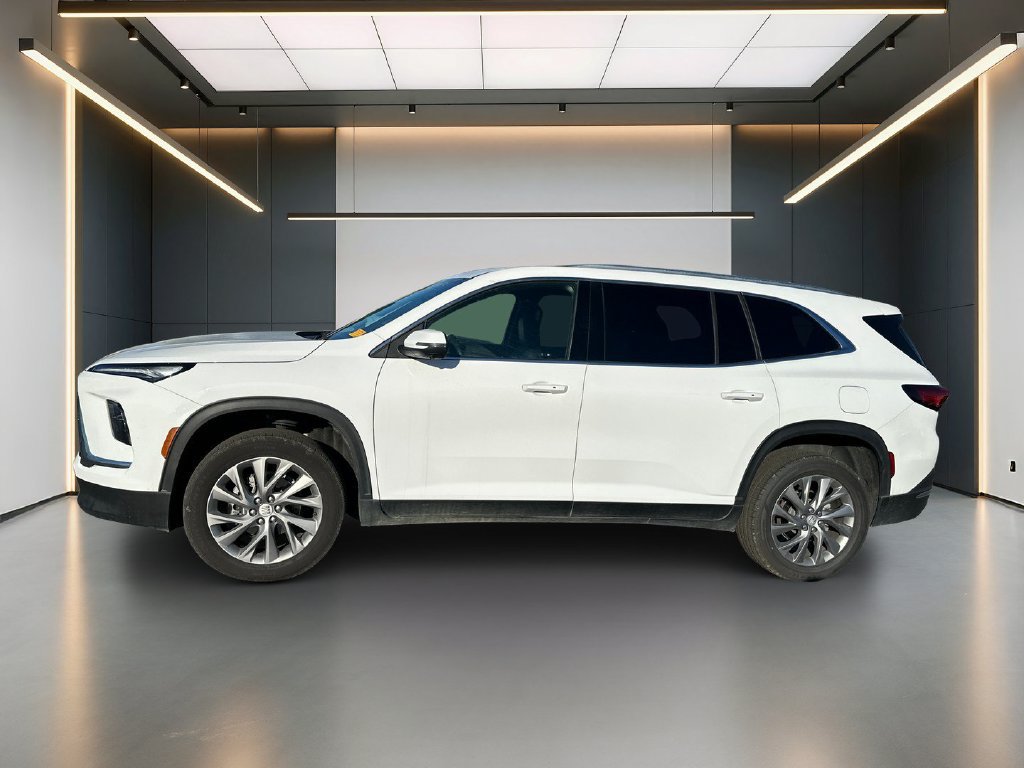 Used 2025 Buick Enclave Preferred AWD/4WD image 2