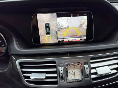 Used 2015 Mercedes-Benz E 400 4MATIC Sedan w/ Parking Assist Package image 19