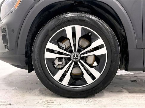 Used 2025 Mercedes-Benz GLB 250 image 10