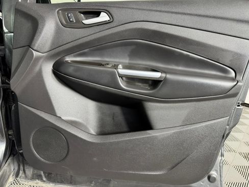 Used 2019 Ford Escape SE FWD image 37