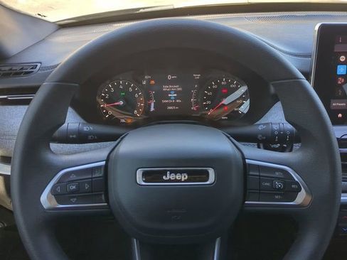 Certified 2024 Jeep Compass Sport image 29