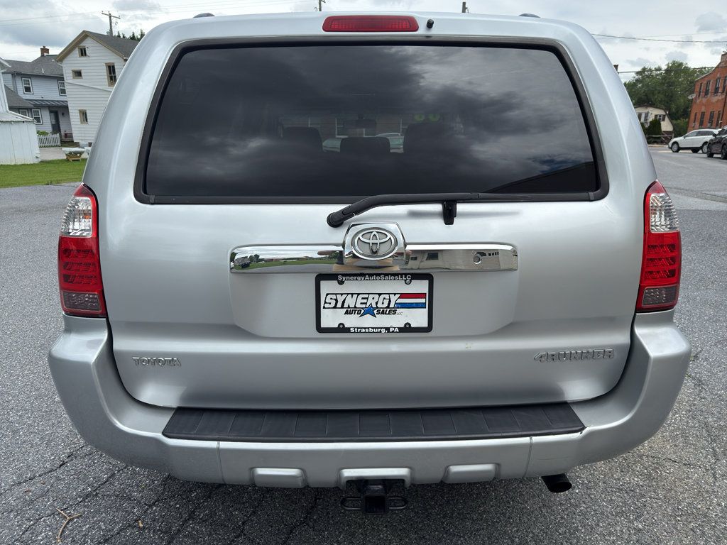 Used 2008 Toyota 4Runner SR5 AWD/4WD image 4