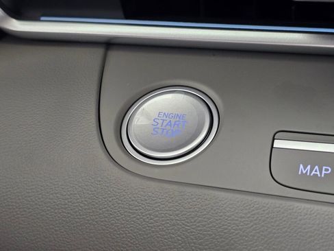 New 2025 Hyundai Elantra SEL image 25