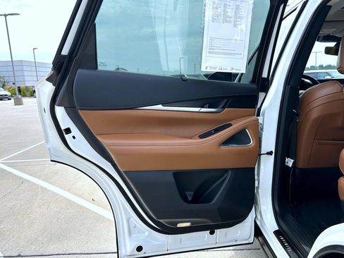 Certified 2023 INFINITI QX60 Sensory w/ Vision Package AWD/4WD image 22