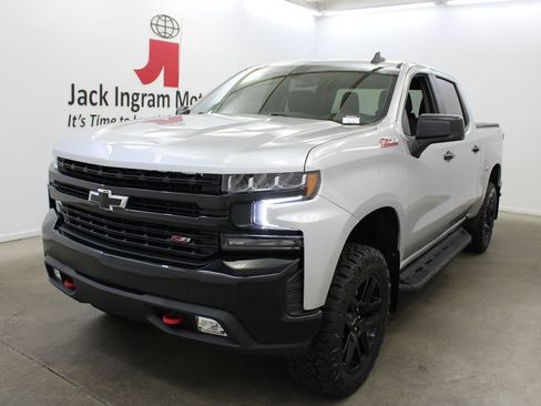 Used 2021 Chevrolet Silverado 1500 LT Trail Boss w/ Bed Protection Package AWD/4WD image 2