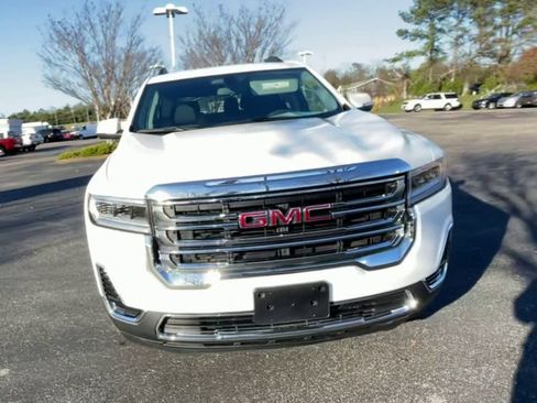 Used 2020 GMC Acadia SLE w/ Driver Convenience Package FWD image 3