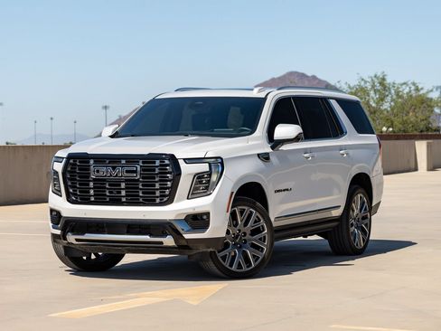 Used 2025 GMC Yukon Denali Ultimate AWD/4WD image 8