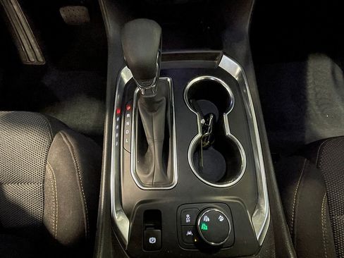 Used 2021 Chevrolet Traverse LT image 33