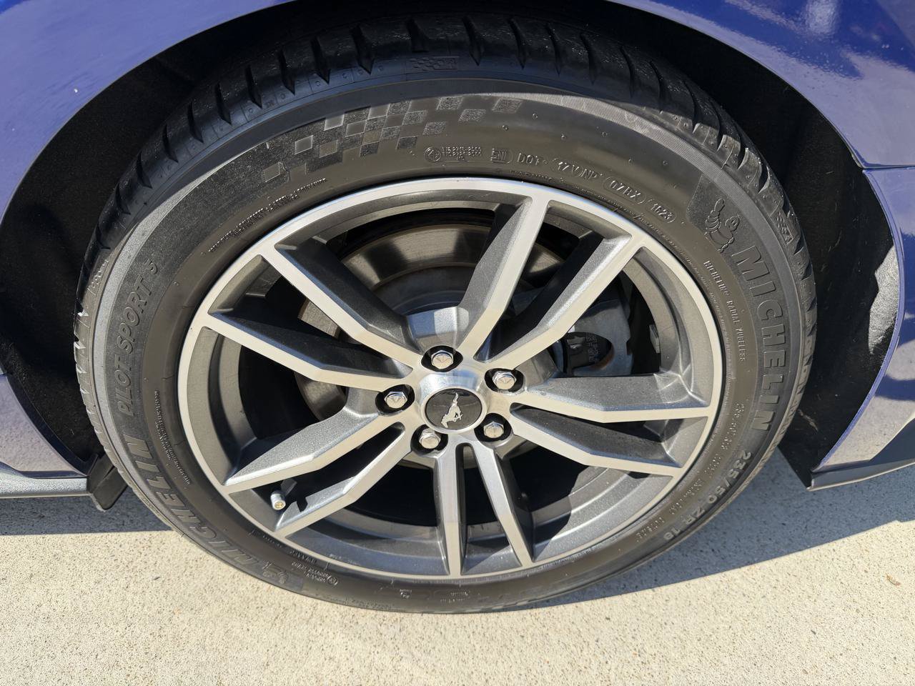 Used 2016 Ford Mustang GT Premium w/ Equipment Group 401A RWD image 9