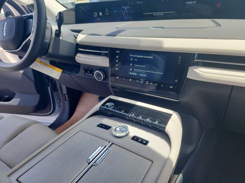 New 2026 Lincoln Navigator L Reserve AWD/4WD image 32