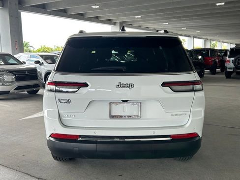 Used 2025 Jeep Grand Cherokee L Laredo image 4