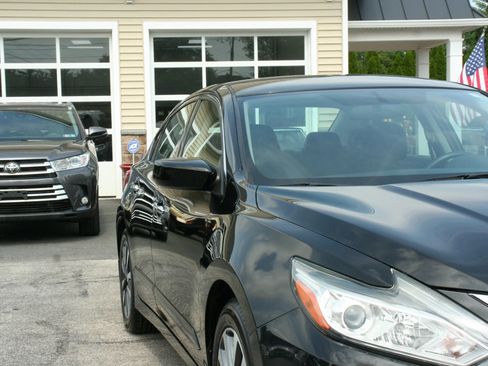 Used 2017 Nissan Altima 2.5 SV FWD image 18