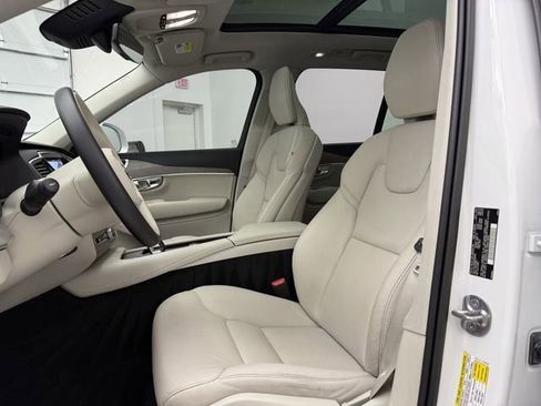 Used 2023 Volvo XC90 B5 Plus w/ Protection Package Premier image 12