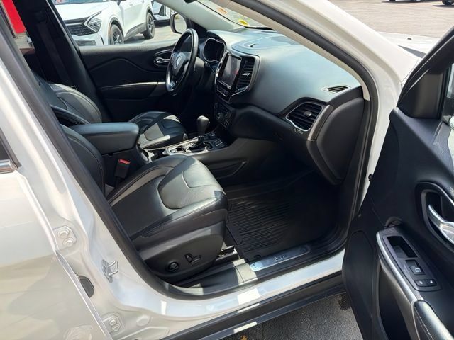 Used 2021 Jeep Cherokee Limited w/ Elite Package AWD/4WD image 11