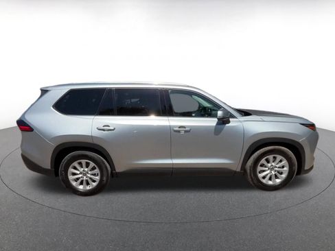 Used 2025 Toyota Grand Highlander FWD image 16