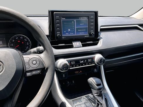 Used 2020 Toyota RAV4 XLE w/ Convenience Package FWD image 6