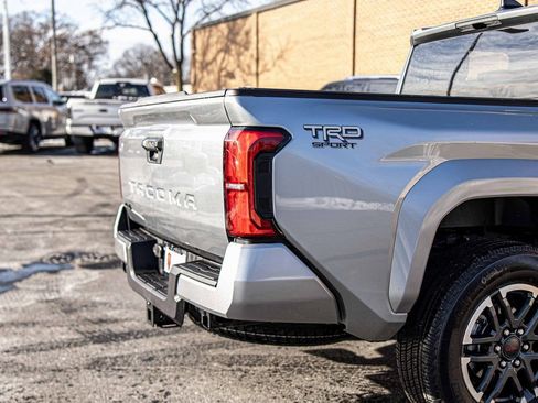 Used 2025 Toyota Tacoma TRD Sport image 14