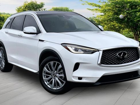 Used 2023 INFINITI QX50 Luxe FWD image 3