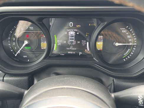 Used 2024 Jeep Wrangler Unlimited Sahara AWD/4WD image 28