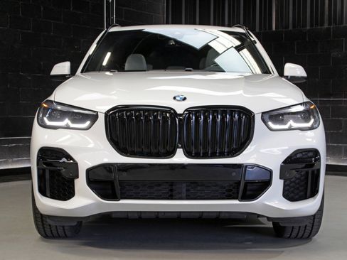 Used 2023 BMW X5 xDrive40i w/ M Sport Package AWD/4WD image 7