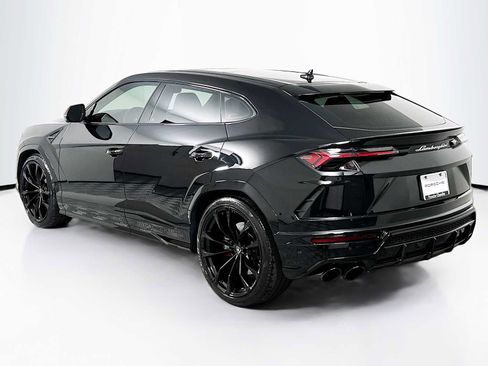 Used 2022 Lamborghini Urus image 3