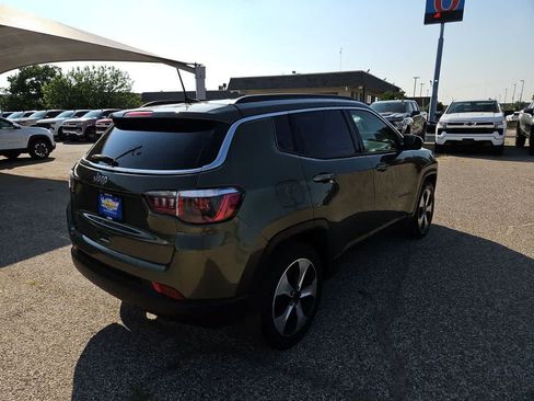 Used 2018 Jeep Compass Latitude w/ Popular Equipment Group FWD image 8