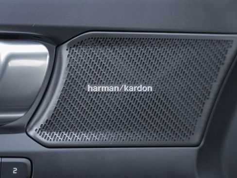 Certified 2025 Volvo XC40 B5 Ultra w/ Climate Package image 39