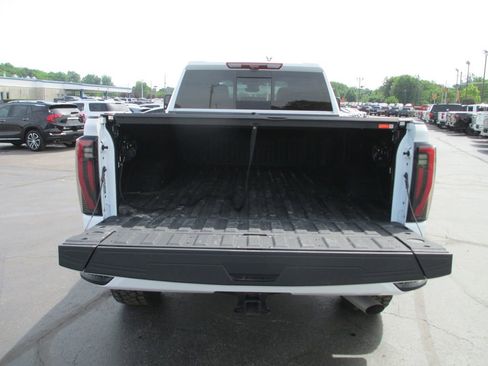 Used 2026 GMC Sierra 2500 AT4 w/ AT4 Premium Plus Package AWD/4WD image 8