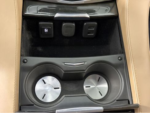 Used 2020 Cadillac Escalade Platinum image 24