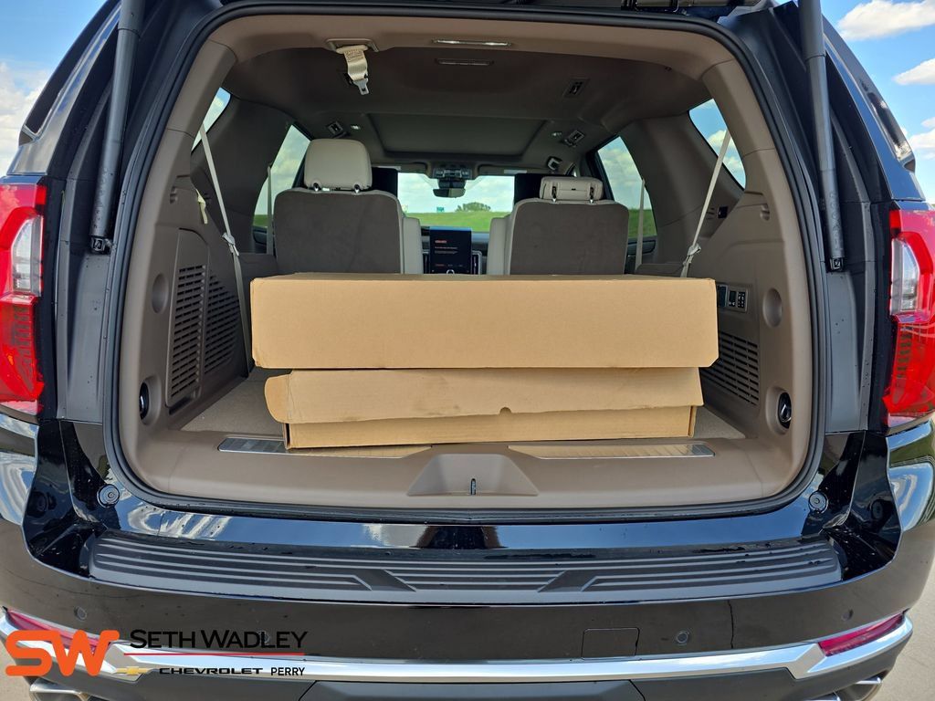 New 2026 GMC Yukon Denali w/ Denali Reserve Package AWD/4WD image 13