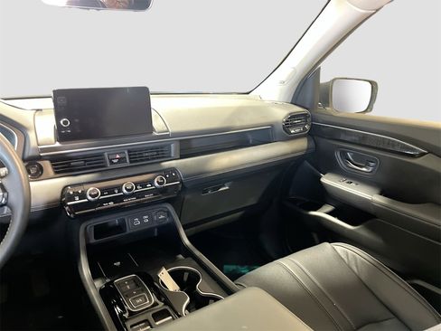 Used 2025 Honda Pilot Elite image 25