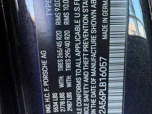 Used 2023 Porsche Macan image 3