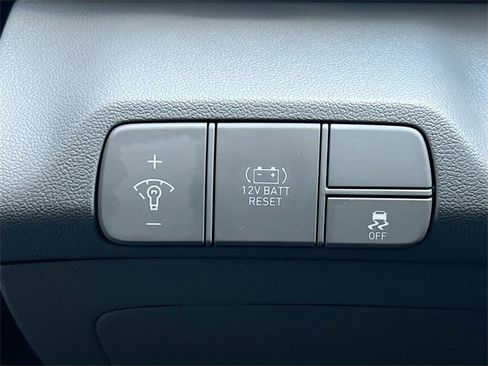 New 2025 Hyundai Elantra SEL image 10