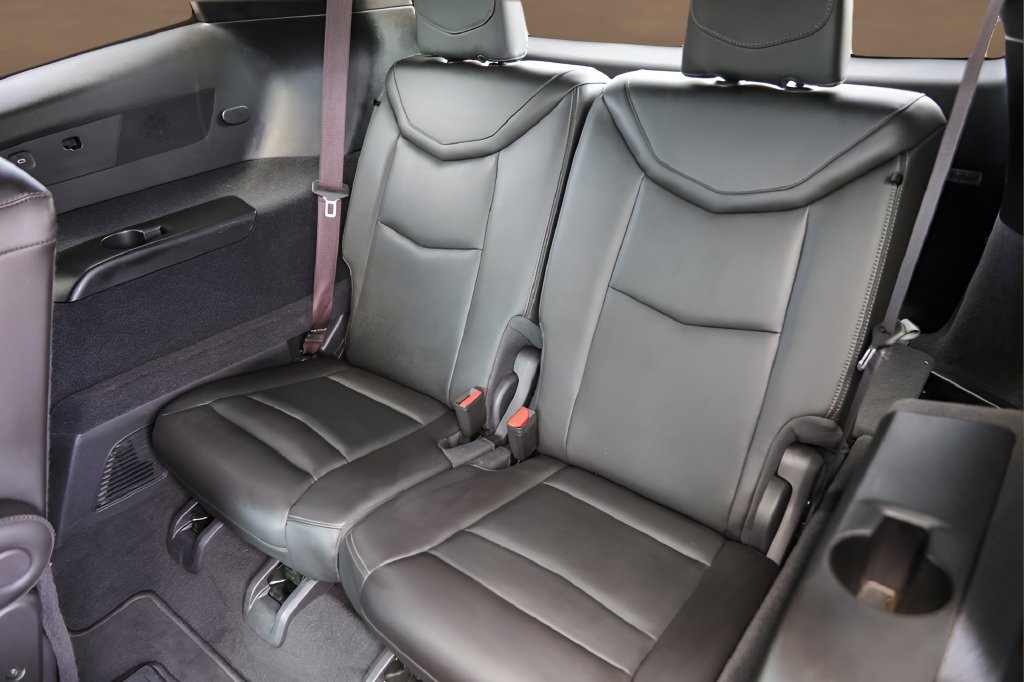 Certified 2025 Cadillac XT6 Premium Luxury FWD image 27