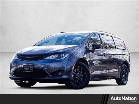 Used 2020 Chrysler Pacifica Touring-L image 1