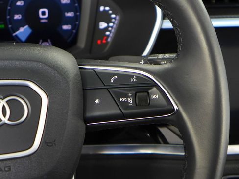 Used 2022 Audi Q3 2.0T Premium w/ Black Optic Sport Package image 29