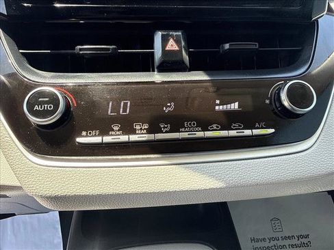 Used 2020 Toyota Corolla LE FWD image 12