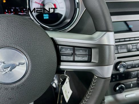 Used 2010 Ford Mustang GT RWD image 17